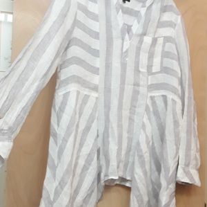 Linen White Grey laagenlook flowy Tunic Top Athena Marie